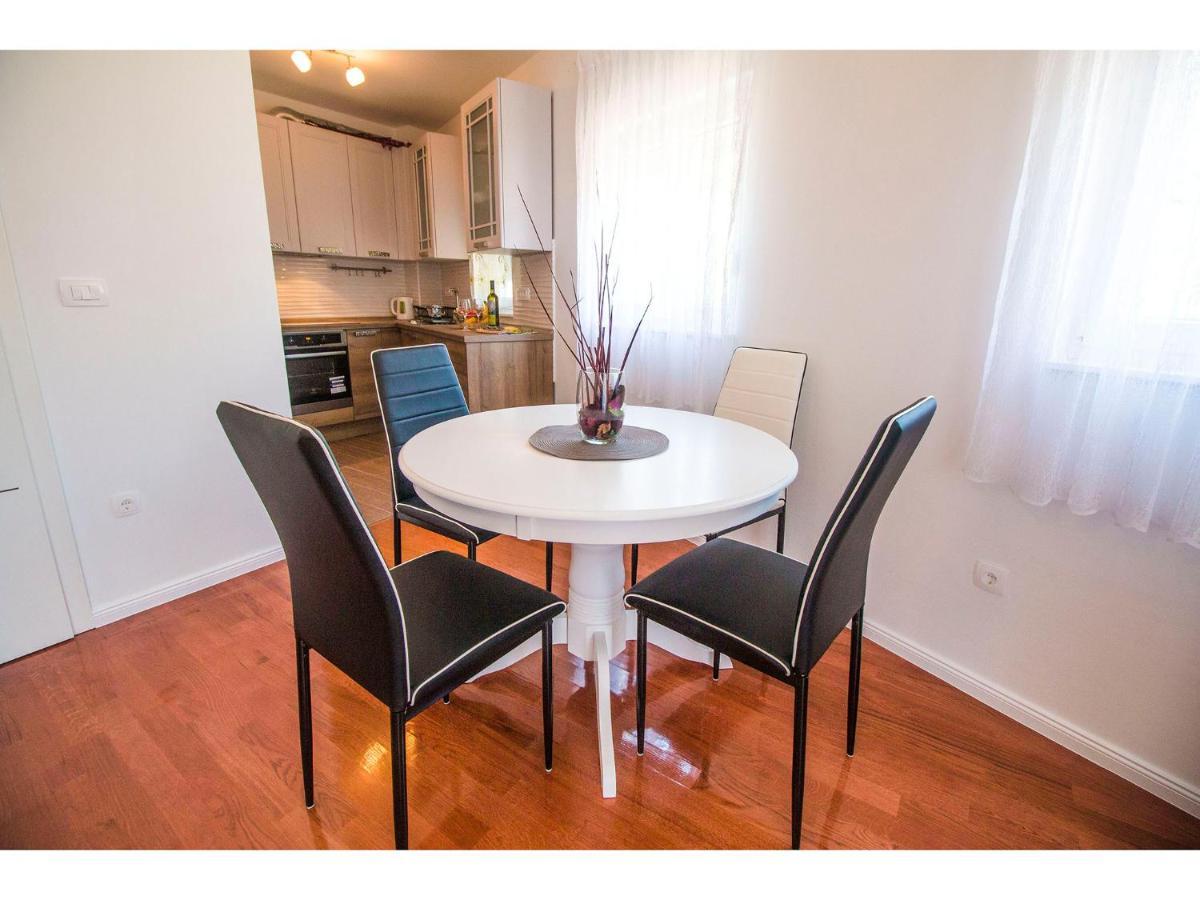 Olive Tree Apartment Podstrana Luaran gambar