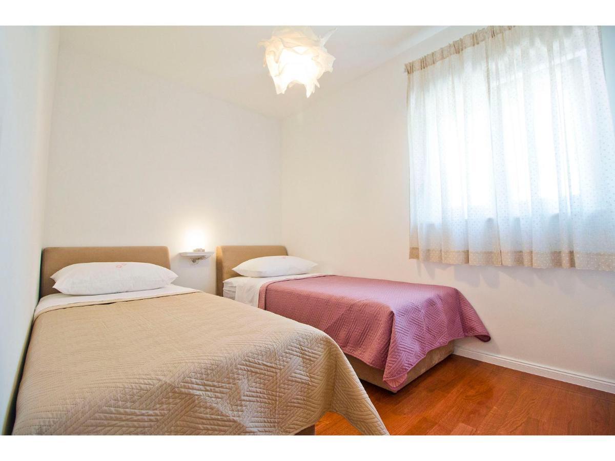 Olive Tree Apartment Podstrana Luaran gambar
